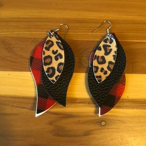 🏷 Layered Leather statement earring